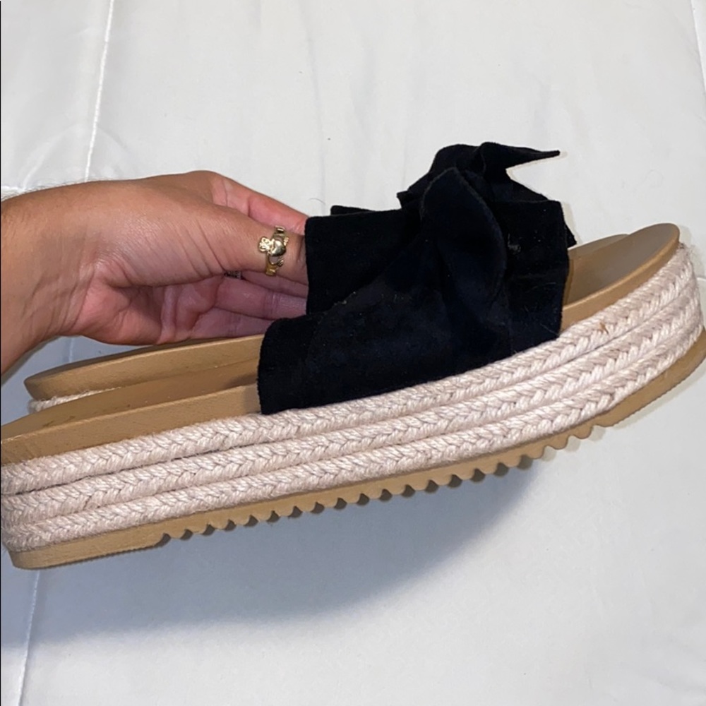 Black platform sandals - Picture 2 of 3